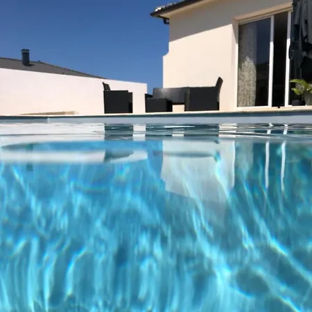 Villa Individuelle Avec Piscine *